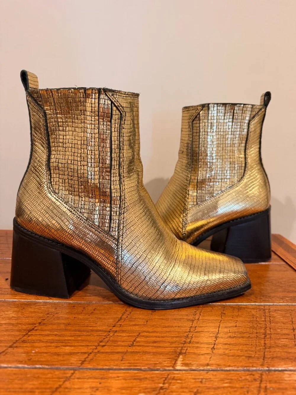Vince Camuto Sojetta Square Toe Bootie Gold Metallic Leather Women's Size 9.5 M